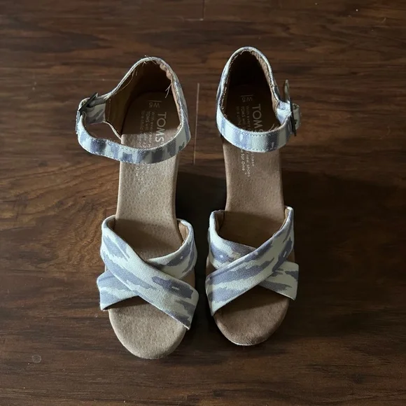 Tom's wedges size W5 - Picture 3 of 5